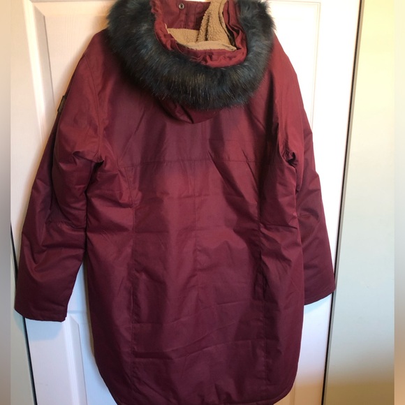 Columbia 'omni heat' XL maroon winter coat - Picture 4 of 4